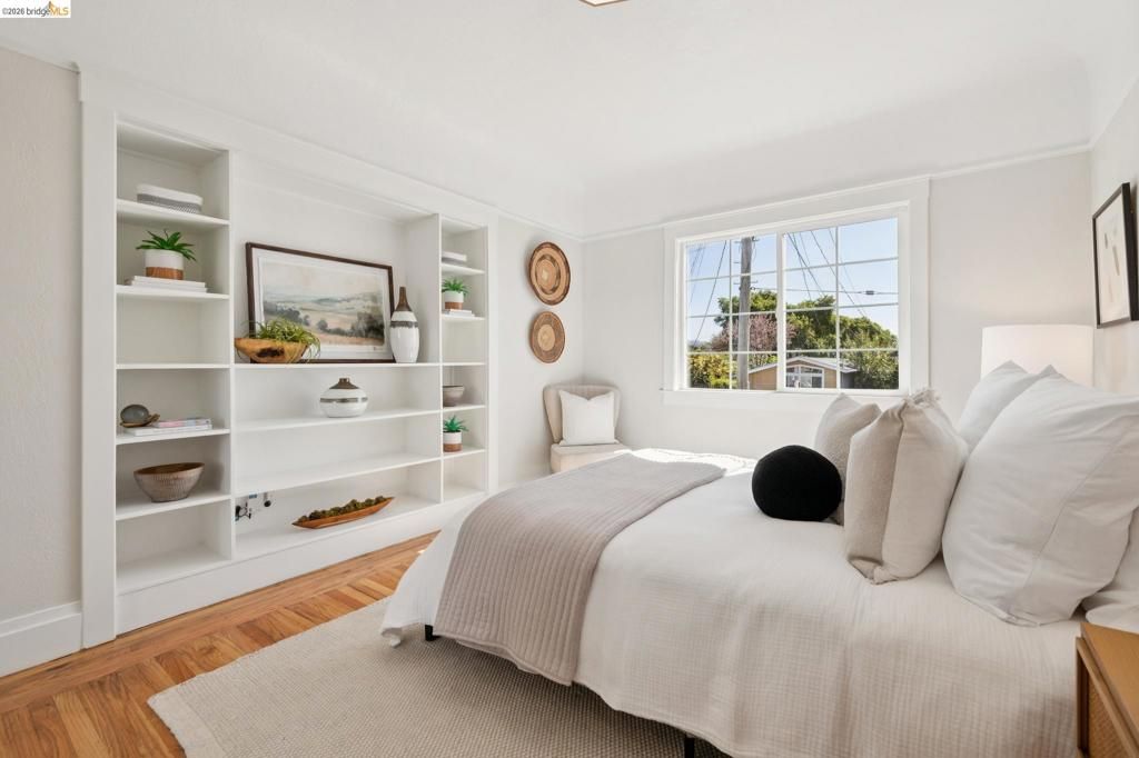 Image 11 of property listing at 2161 48th AVE, Oakland, CA 94601