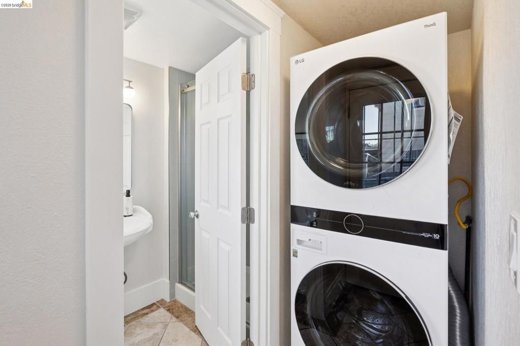 Image 20 of property listing at 2161 48th AVE, Oakland, CA 94601