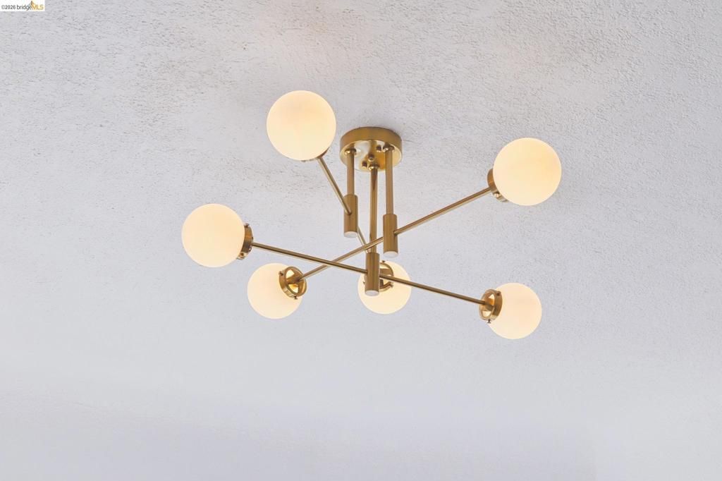 Image 7 of property listing at 2161 48th AVE, Oakland, CA 94601