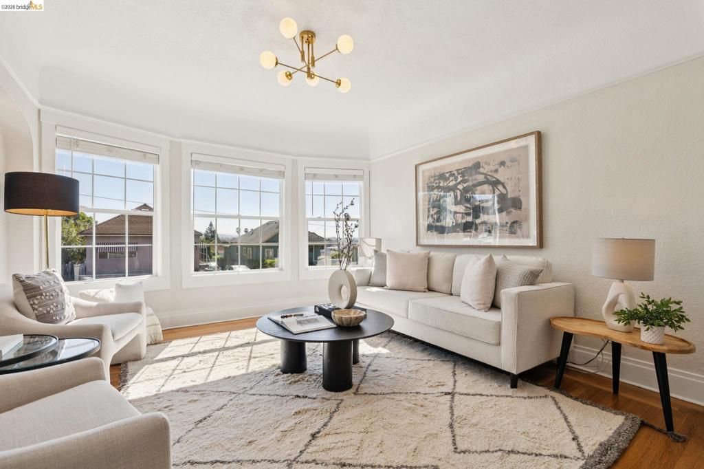 Image 8 of property listing at 2161 48th AVE, Oakland, CA 94601