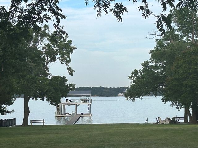 216 N Broadway Road, Azle, TX 76020