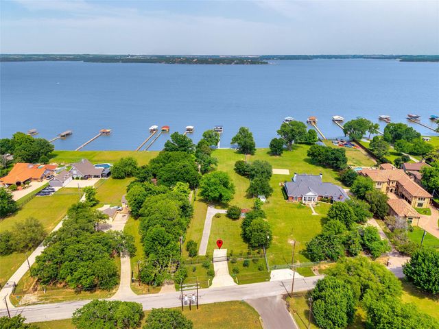 216 N Broadway Road, Azle, TX 76020