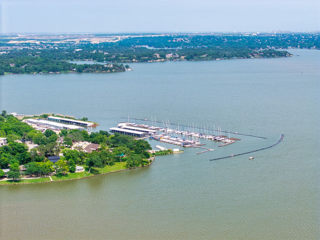 216 N Broadway Road, Azle, TX 76020