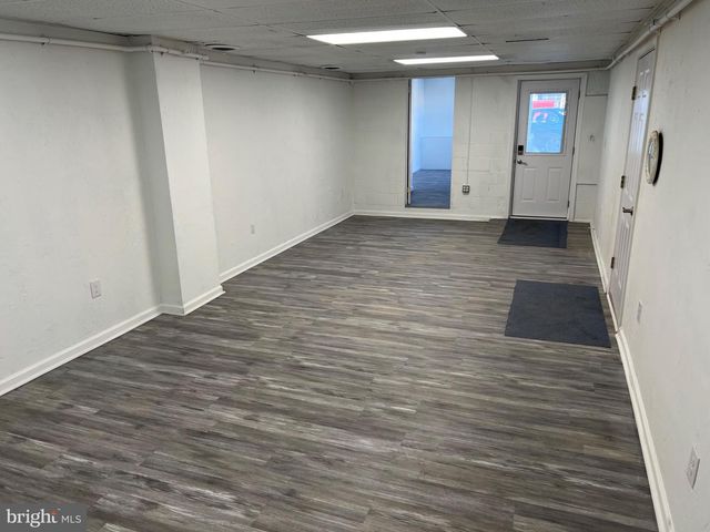 1880 W MARKET ST, York, PA 17404