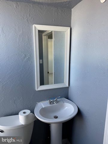 1880 W MARKET ST, York, PA 17404