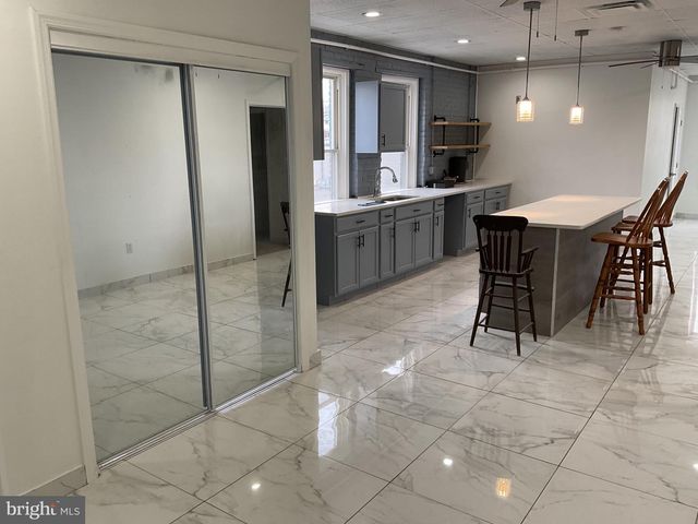 1880 W MARKET ST, York, PA 17404