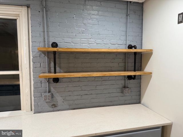 1880 W MARKET ST, York, PA 17404