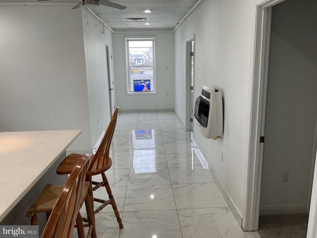 1880 W MARKET ST, York, PA 17404