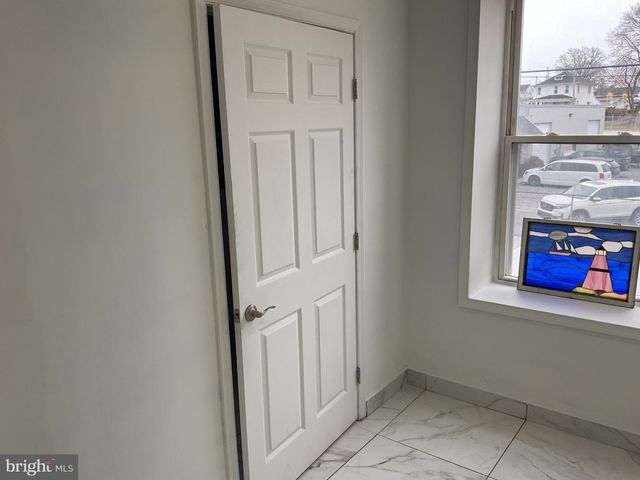 1880 W MARKET ST, York, PA 17404