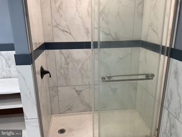 1880 W MARKET ST, York, PA 17404