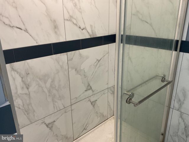 1880 W MARKET ST, York, PA 17404