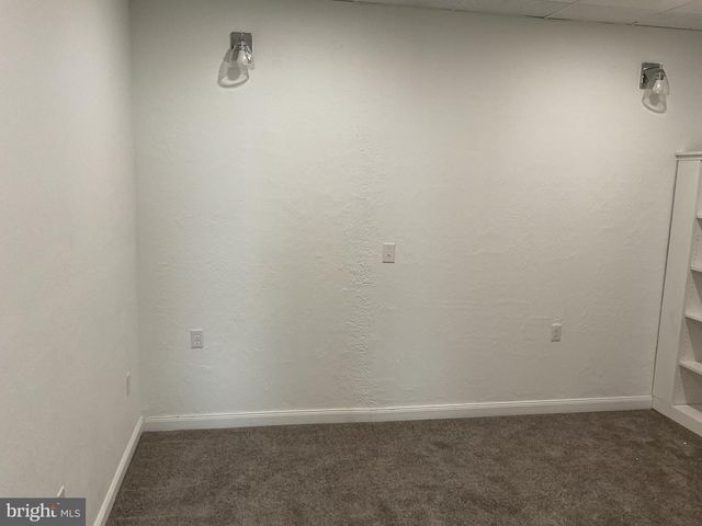 1880 W MARKET ST, York, PA 17404