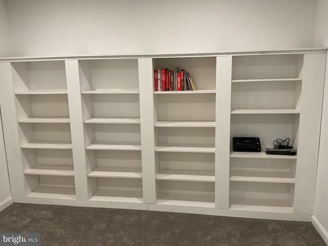 1880 W MARKET ST, York, PA 17404