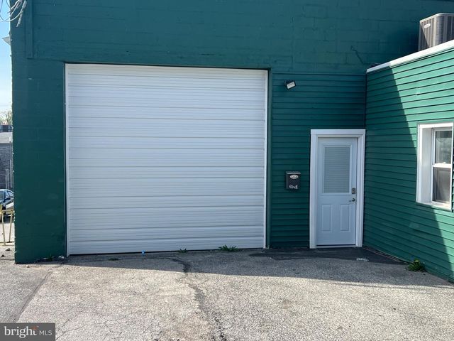 1880 W MARKET ST, York, PA 17404