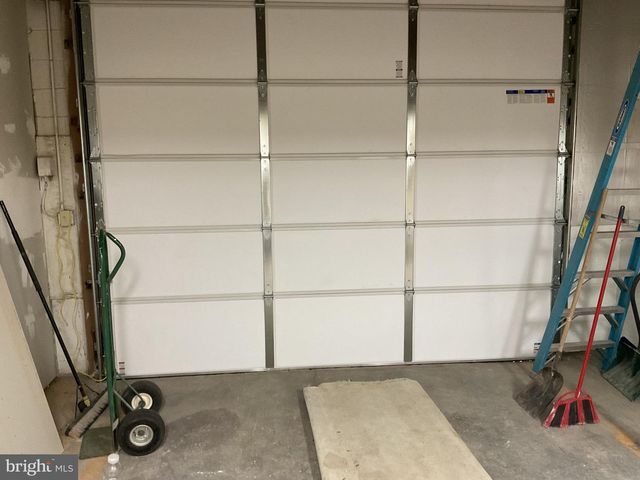 1880 W MARKET ST, York, PA 17404