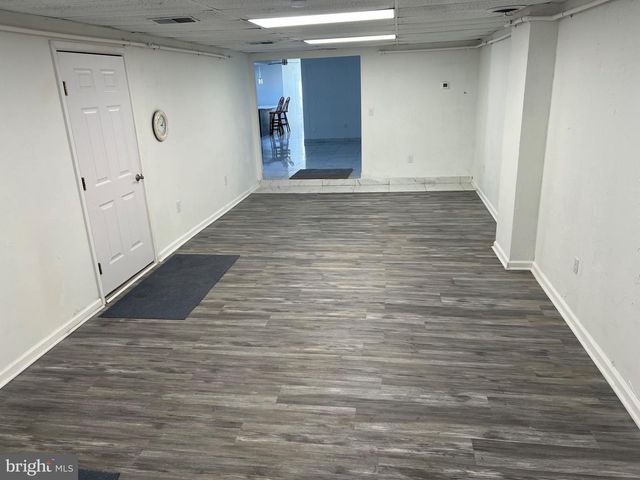 1880 W MARKET ST, York, PA 17404