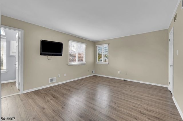 26 Whitehall Ct, Hillsborough Twp., NJ 08844