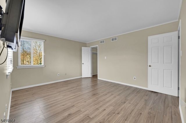 26 Whitehall Ct, Hillsborough Twp., NJ 08844