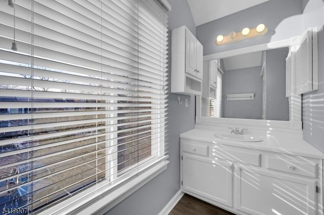 26 Whitehall Ct, Hillsborough Twp., NJ 08844