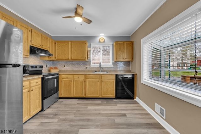 26 Whitehall Ct, Hillsborough Twp., NJ 08844