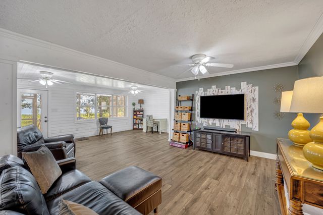 895 Fm 3288 E, Jacksonville, TX 75766