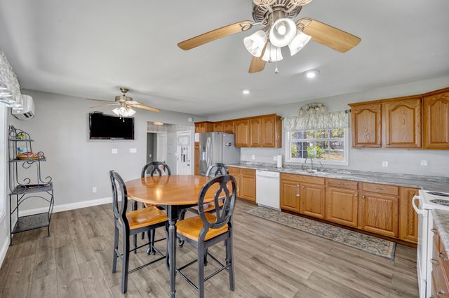 895 Fm 3288 E, Jacksonville, TX 75766
