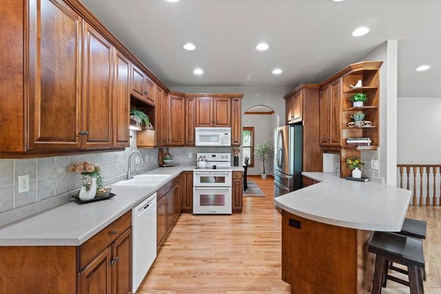 W7436 RIDGESIDE DRIVE, Neenah, WI 54956