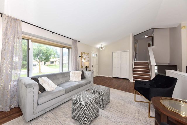 8969 W Hustis STREET, Milwaukee, WI 53224