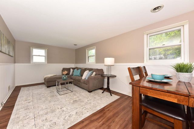 8969 W Hustis STREET, Milwaukee, WI 53224