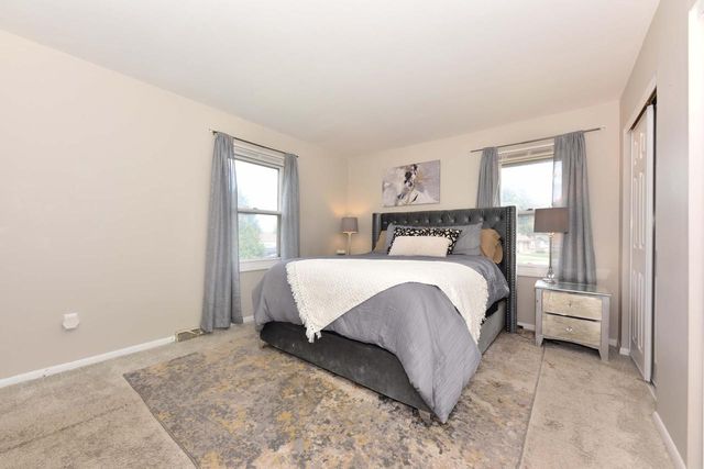 8969 W Hustis STREET, Milwaukee, WI 53224
