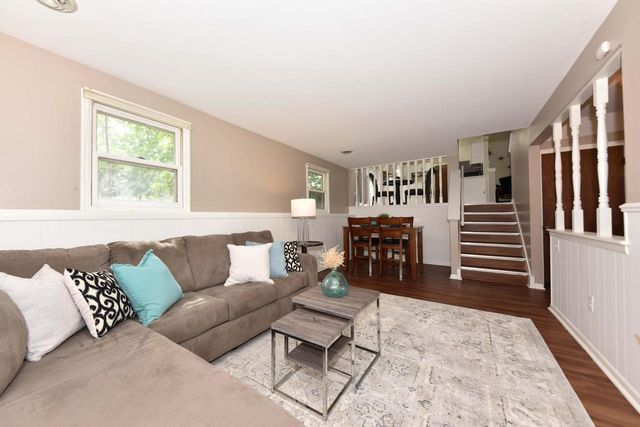 8969 W Hustis STREET, Milwaukee, WI 53224