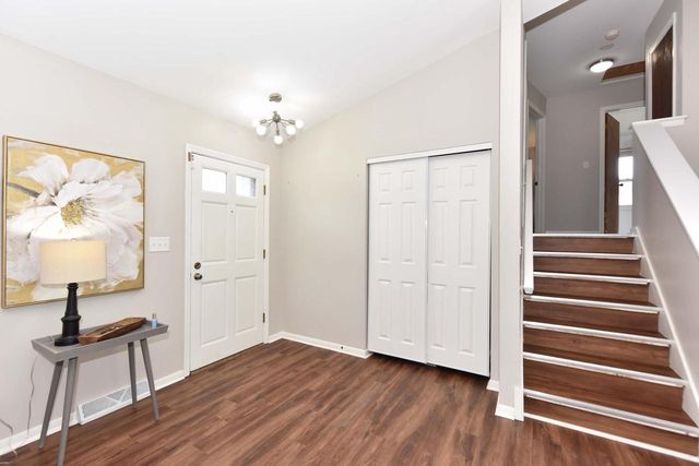 8969 W Hustis STREET, Milwaukee, WI 53224
