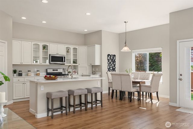 28132 227th Place SE, Maple Valley, WA 98038
