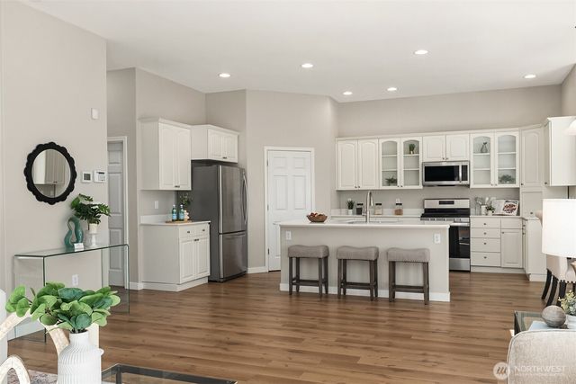 28132 227th Place SE, Maple Valley, WA 98038
