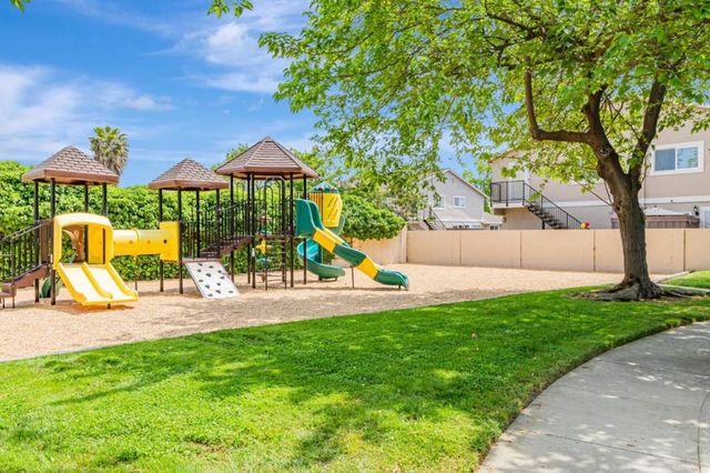 295 Rio Verde Place 4, Milpitas, CA 95035