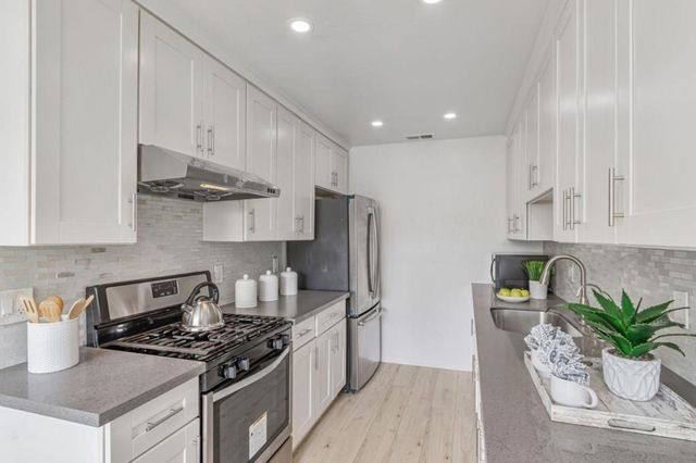 295 Rio Verde Place 4, Milpitas, CA 95035