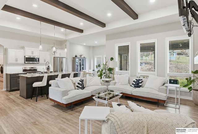 10215 Pintail Drive, Papillion, NE 68046