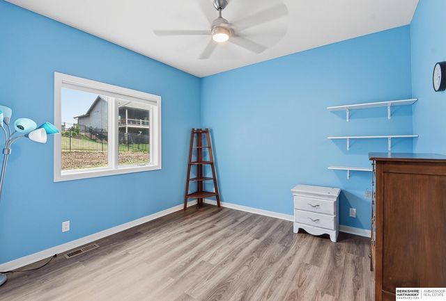 10215 Pintail Drive, Papillion, NE 68046