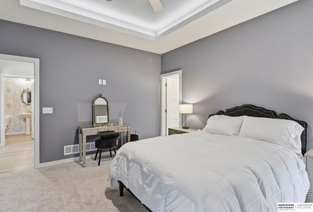 10215 Pintail Drive, Papillion, NE 68046