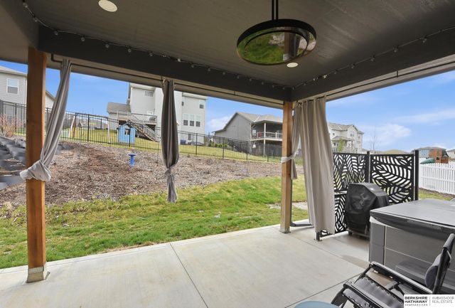 10215 Pintail Drive, Papillion, NE 68046