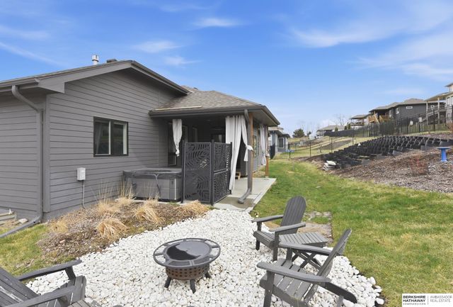 10215 Pintail Drive, Papillion, NE 68046