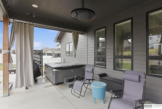 10215 Pintail Drive, Papillion, NE 68046