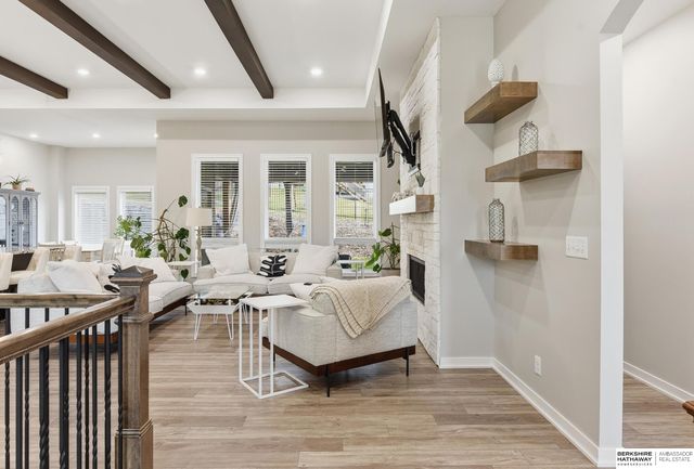 10215 Pintail Drive, Papillion, NE 68046