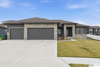 10215 Pintail Drive, Papillion, NE 68046
