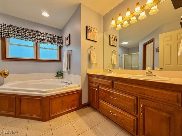 123 Clevidence Court, Seville, OH 44273