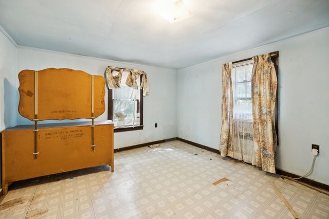 61 Brazzle Rd, Waverly, TN 37185