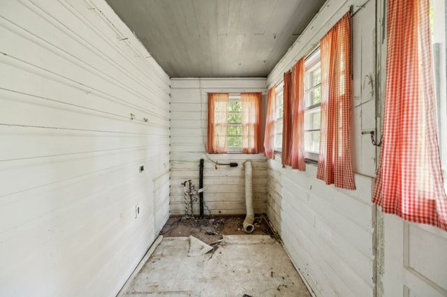 61 Brazzle Rd, Waverly, TN 37185