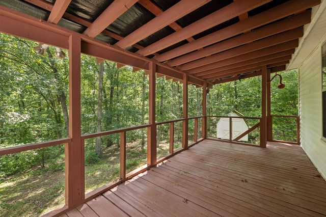 61 Brazzle Rd, Waverly, TN 37185