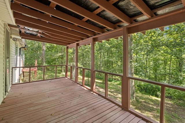 61 Brazzle Rd, Waverly, TN 37185