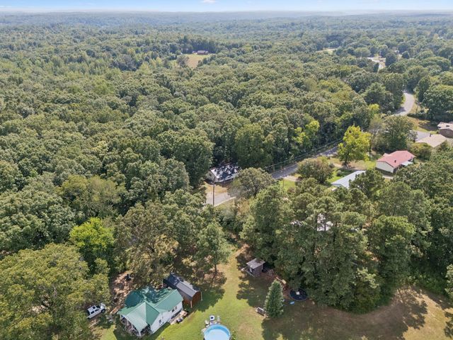 61 Brazzle Rd, Waverly, TN 37185